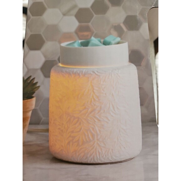 CANDLE WARMERS ETC Illumination Fragrance  Botanical Warmer NEW - Picture 2 of 6